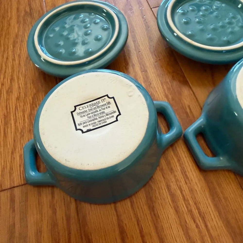 Celebrate It Lot of 2 Mini Ceramic Casserole Dish Set with lid handles Cocottes